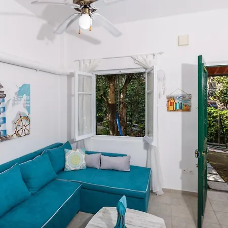 Ionian Boutique Benitses (Corfu)